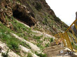 甘加白石崖溶洞 甘加白石崖溶洞