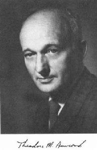 西奧多·紐科姆 西奧多·紐科姆