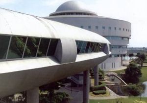 秦那越大學 秦那越大學