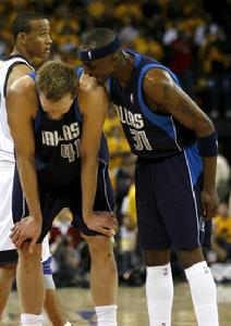 2007年金州勇士淘汰了西部第一的小牛，上演黑八奇蹟