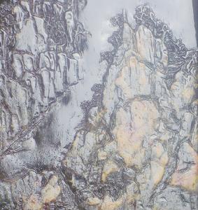 在多霧天氣遠眺峨眉