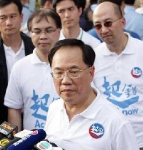 6月19日，香港政制向前走大聯盟下午在維園發起支持政改集會及遊行，大會表示有十萬人參與。行政長官曾蔭權率領問責官員參與集會，呼籲所有立法會議員，就政改方案投下贊成票。