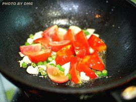 青辣椒炒西紅柿 青辣椒炒西紅柿