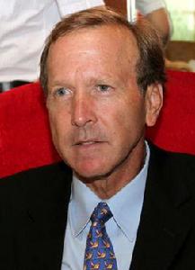 尼爾·布希 尼爾·布希