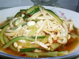 青瓜拌金針菇 青瓜拌金針菇