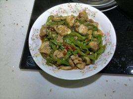 雞腿肉炒青椒 雞腿肉炒青椒