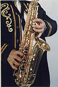 中音薩克斯