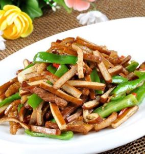 乾豆腐炒肉 乾豆腐炒肉