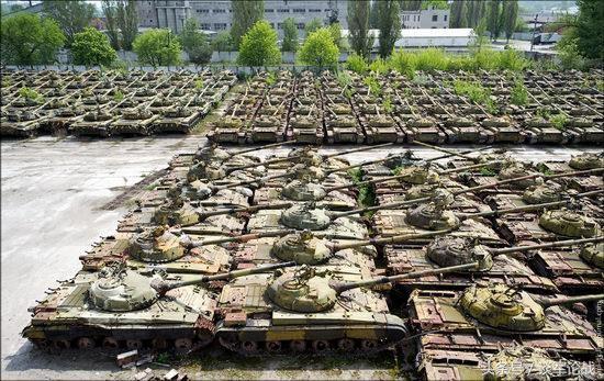 吃老本二十多年發愁武器太多?這小國軍事實力直追超級大國 吃老本二十多年發愁武器太多?這小國軍事實力直追超級大國