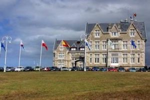 邁南戴斯·佩拉尤國際大學 邁南戴斯·佩拉尤國際大學