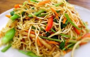 時蔬肉絲炒麵 時蔬肉絲炒麵