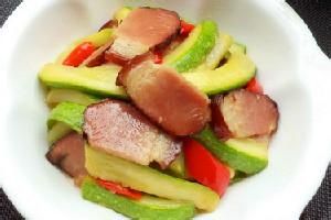 小瓜炒臘肉 小瓜炒臘肉