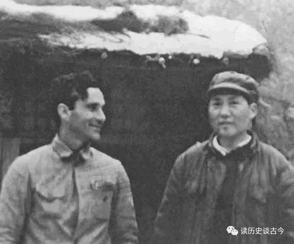 毛主席去湘鄉求學時作了兩首詩: 告訴我們什麼是少年壯志不言愁! 毛主席去湘鄉求學時作了兩首詩: 告訴我們什麼是少年壯志不言愁!