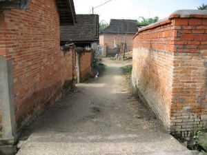 曼宰龍三村 曼宰龍三村