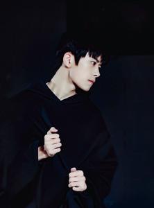 易烊千璽《SEATTLE》