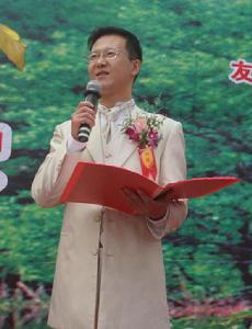 （圖）著名婚禮主持人江冰