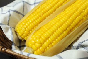 水煮玉米 水煮玉米