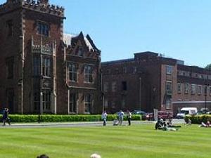 加拿大布魯克大學