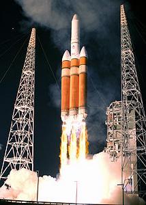 德爾塔-4重型運載火箭於2007年在卡納維爾角空軍基地發射