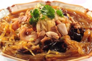 酸菜燉粉條 酸菜燉粉條