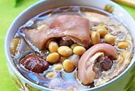 豬腳蓮子湯