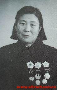 何銳[開國少將袁克服夫人]