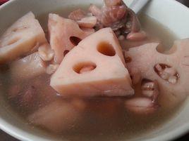 花生蓮藕燉豬腳