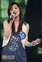 參加挑戰麥克風