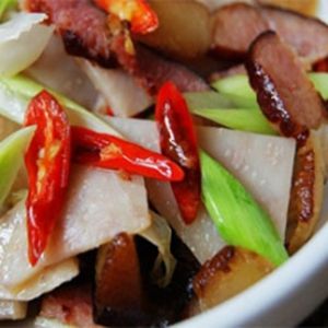 臘肉炒老芋頭 臘肉炒老芋頭