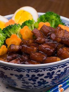 濃香澆汁滷肉飯 濃香澆汁滷肉飯