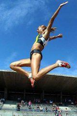 挺身式跳遠 挺身式跳遠