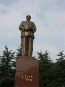 （圖）毛澤東銅像