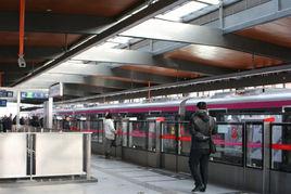 同濟南路站 同濟南路站