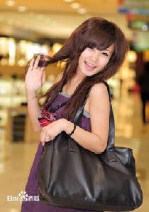 停在昨天[思小妞歌曲]