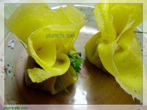 蛋皮菠菜包 蛋皮菠菜包