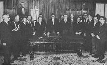 圖爾瓦伊總統和他的內閣成員