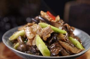 榛蘑燜五花肉 榛蘑燜五花肉