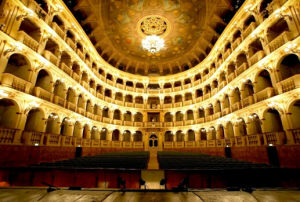 博洛尼亞市立歌劇院