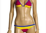 比基尼[女性游泳時穿著的泳衣]