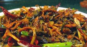 辣椒乾炒牛板筋 辣椒乾炒牛板筋