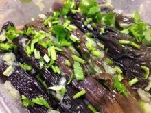 蒜醃小茄子 蒜醃小茄子
