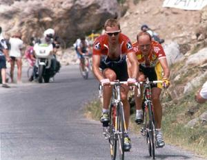 荷蘭拉波銀行車隊車手在比賽中