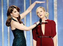 Amy 和 Tina主持的70屆金球獎頒獎典禮