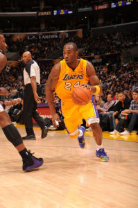 側翼進攻 側翼進攻