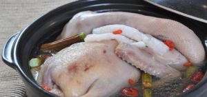 鐵皮石斛竹蓀老鴨湯 鐵皮石斛竹蓀老鴨湯