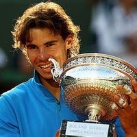 納達爾捧得火槍手杯