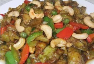 核桃腰果炒茄子 核桃腰果炒茄子