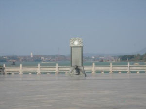 贛州第十九屆世客會紀念碑