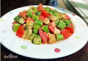 秋葵番茄炒雞丁 秋葵番茄炒雞丁