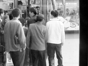 公交防賊暗語司售人員之間有默契